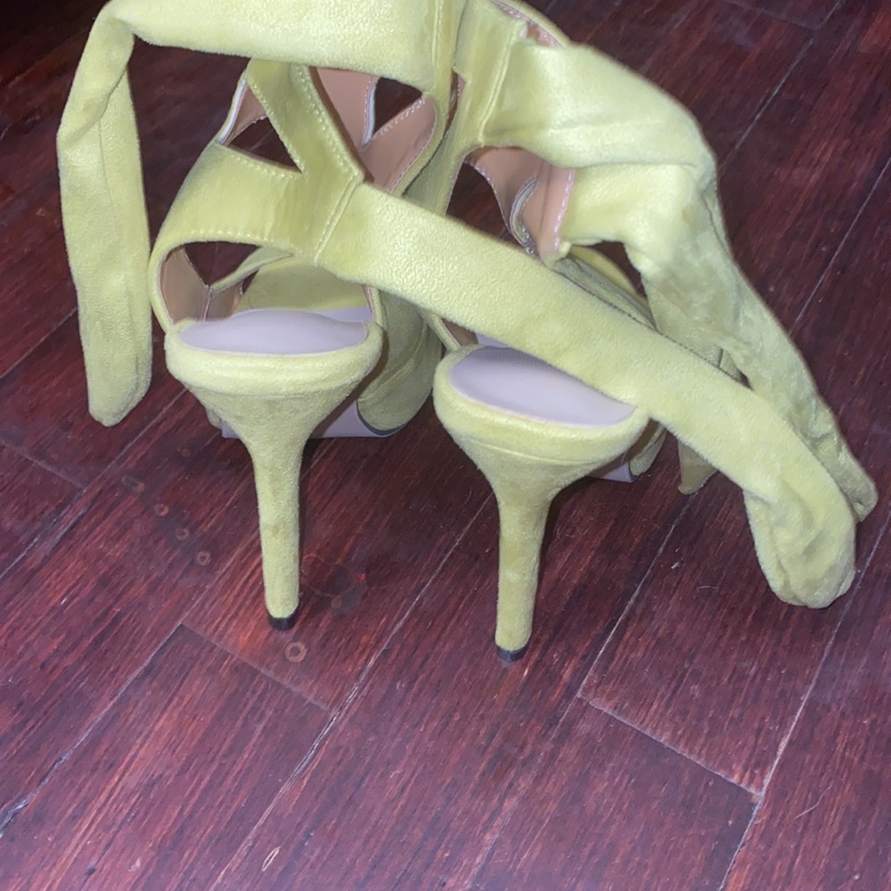 Neon yellow/green heels size 34 - Picture 5 of 5